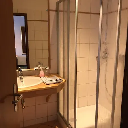 Johannishof 3*